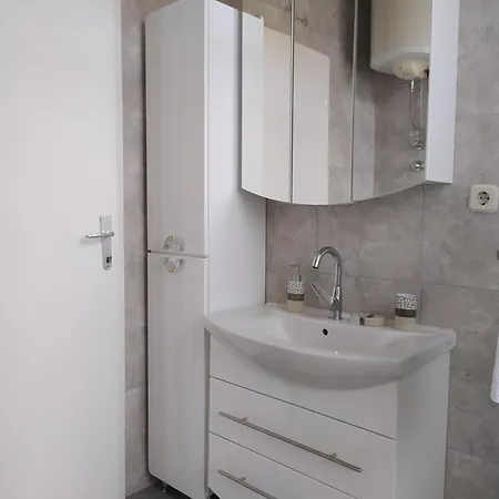 Apartment Narona *